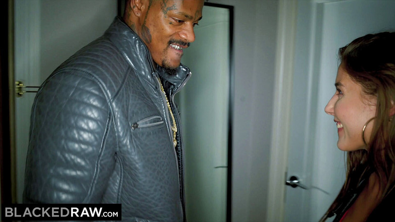 Blackedraw: BLACKEDRAW - возбужденная модель встречается с большим черным членом и над ней доминируют