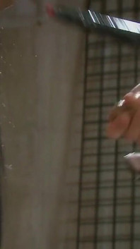 Teen kundička se zavázanýma očima potrestána Valentýnem