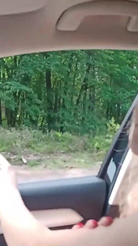 Pelacur hitchhiker seksi tua dari tepi jalan dikongkek dalam hutan dengan dan kemudian tanpa kondom