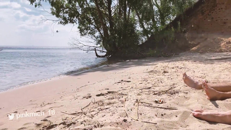 Redbearboy: Beach twink wanking