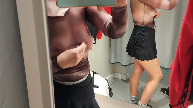 Amateur_MS: Exy brünette in der umkleidekabine, behaarte muschi, dicker arsch, dicke...