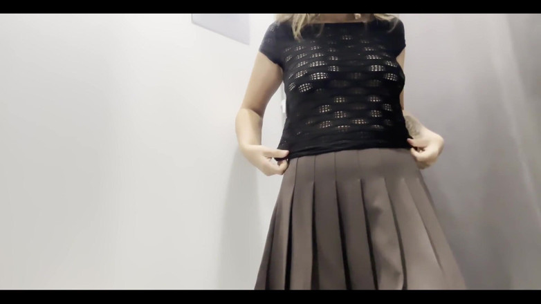 Juli Smith Meow: Bagaimana Awak Suka Pakaian Ini? Mungkin saya patut memilih skirt...