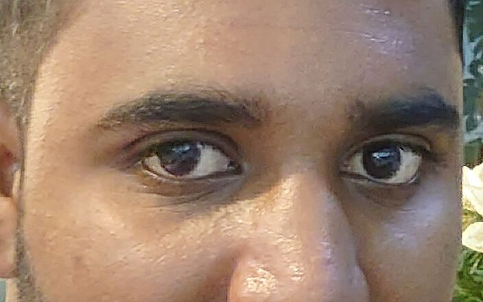 Pvdsskavi: Berbulu sangat miang, saya terpaksa melancap di bilik air