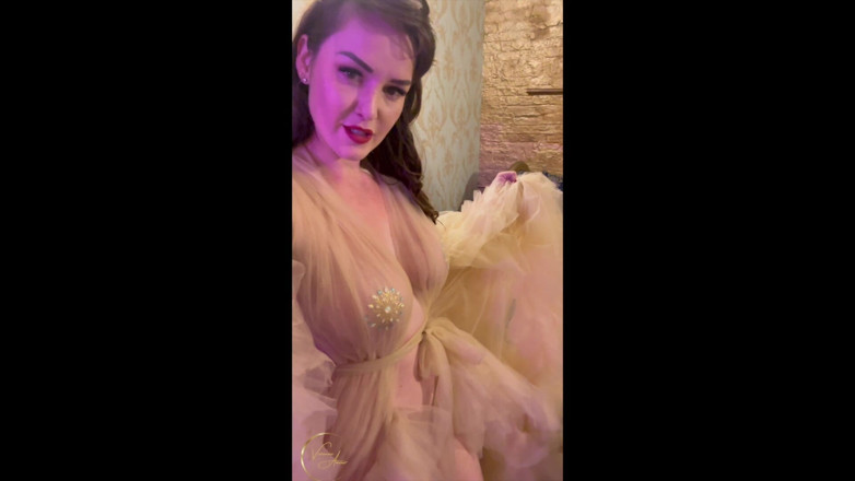 Vivienne l'Amour: vintej chherna aniyojit