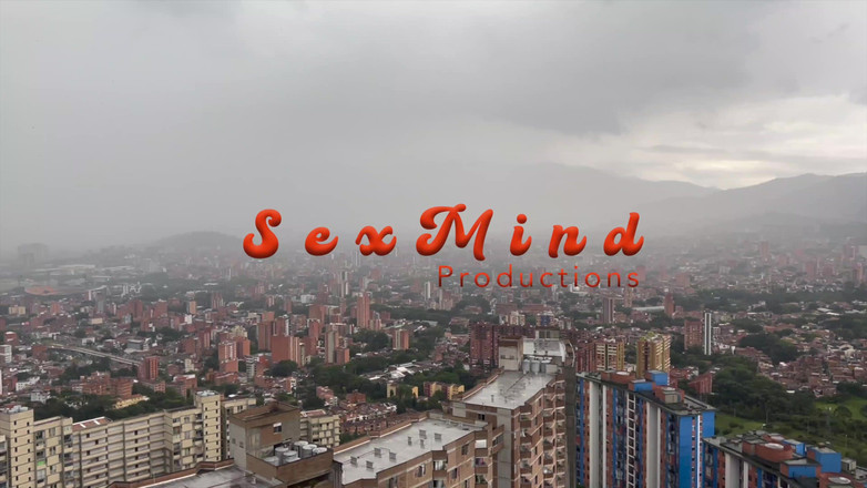 MIKEZANDER01: 継母と彼女の親友の訓練は制御不能になり、彼らは私のミルクをすべて飲み込むために飲み込んでいます - 熟女、3P