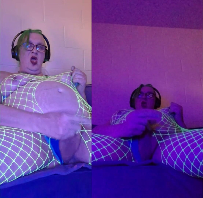 Princess Udders: Double Mint Cum – a Green Goddess hologram
