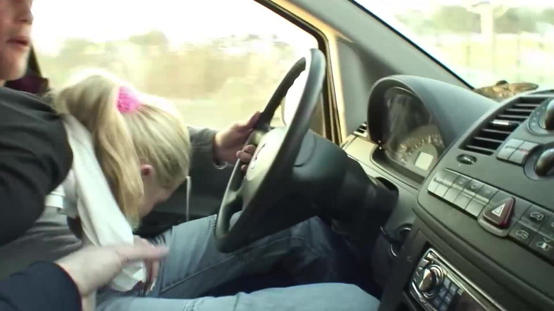 German amateur - 100% German hardcore videos: Jalang tegar berkongkek di dalam kereta dan di luar