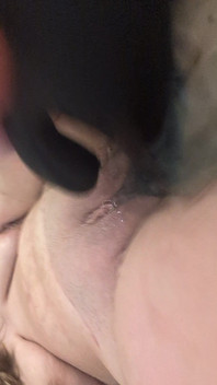 Hot Mom Using Big Dildo to Masturbate and Cumm All Over From Her Tight Pussy