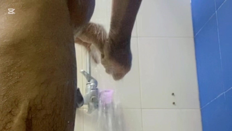 Danialmark007: Vi a Mi Amiga Desnuda En Una Videollamada Hoy Y...