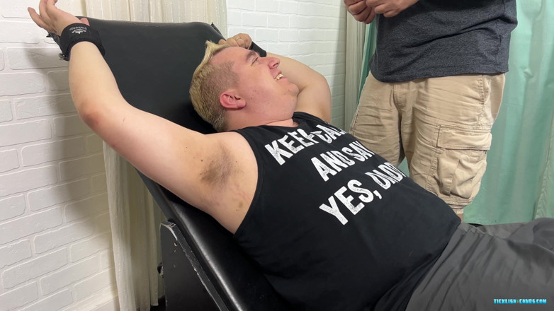 Ticklish Chubs: Aquilesles se vinga de Matt