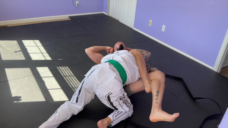 Lora Cross: Lora Cross v Andy Savage en lucha sexual