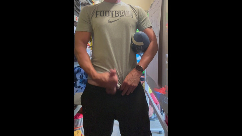 JockDad87: Alpha Stud Jockdad87 sprutar en massa fotboll