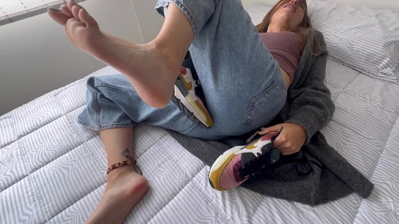 scarlettandc: Tôi vuốt ve chính mình và bú anh ấy sau đó bị đụ...