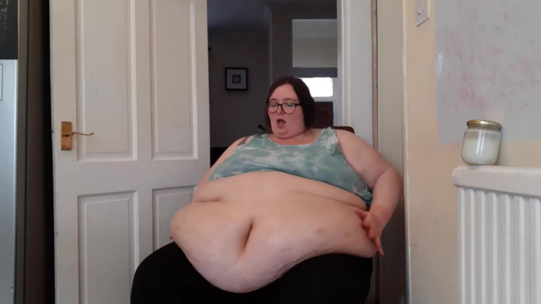 SSBBWLadyBrads: Perut gemuk berminyak menggesel kelapa