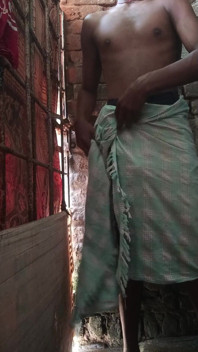 Indian Tamil Boy Ready to Bathing Video