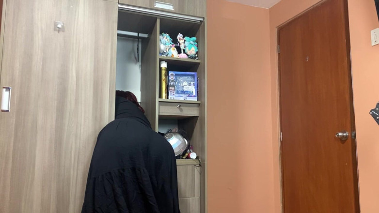 Isabelle Myers BBW: Mama vitregă se blochează în dulap cu vedere la persoana 1
