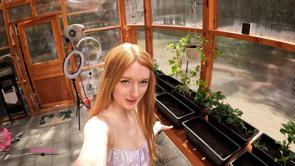 Destination Kat: Kencing di Video Call Gfe