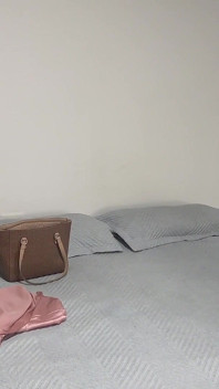 Scopa la sua matrigna in una stanza d'albergo