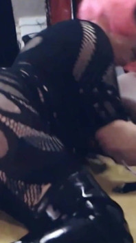 Swinger kulübünde web kamerasının önündeki yabancı