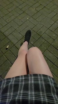 私は外で性器を露出しました