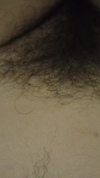 Memek berbulu dan bellybutton