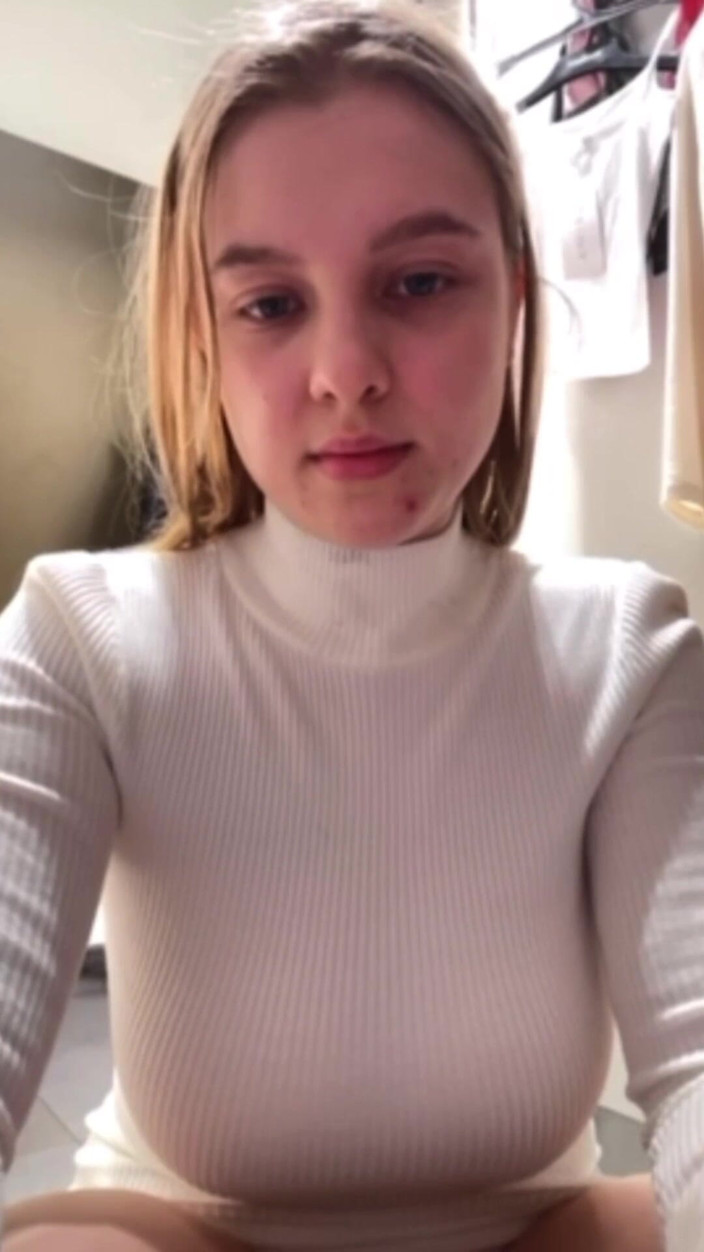 JuiceLussie: Fucking in the Fitting Room