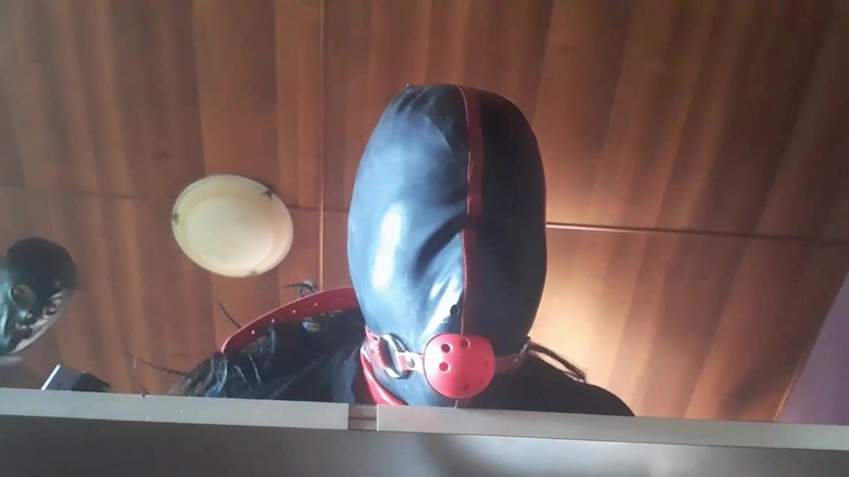 LauraOnHeels: Kompilace MILF Ball Gag