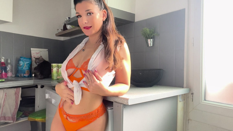 LolaDelucaoff: Fucking in the Kitchen