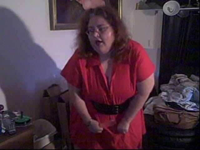 BBW nurse Vicki adventures with friends: Danza sexy nel mio vestito rosso parte di uno spettacolo...