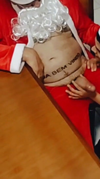 크고 두툼한 크리스마스 선물