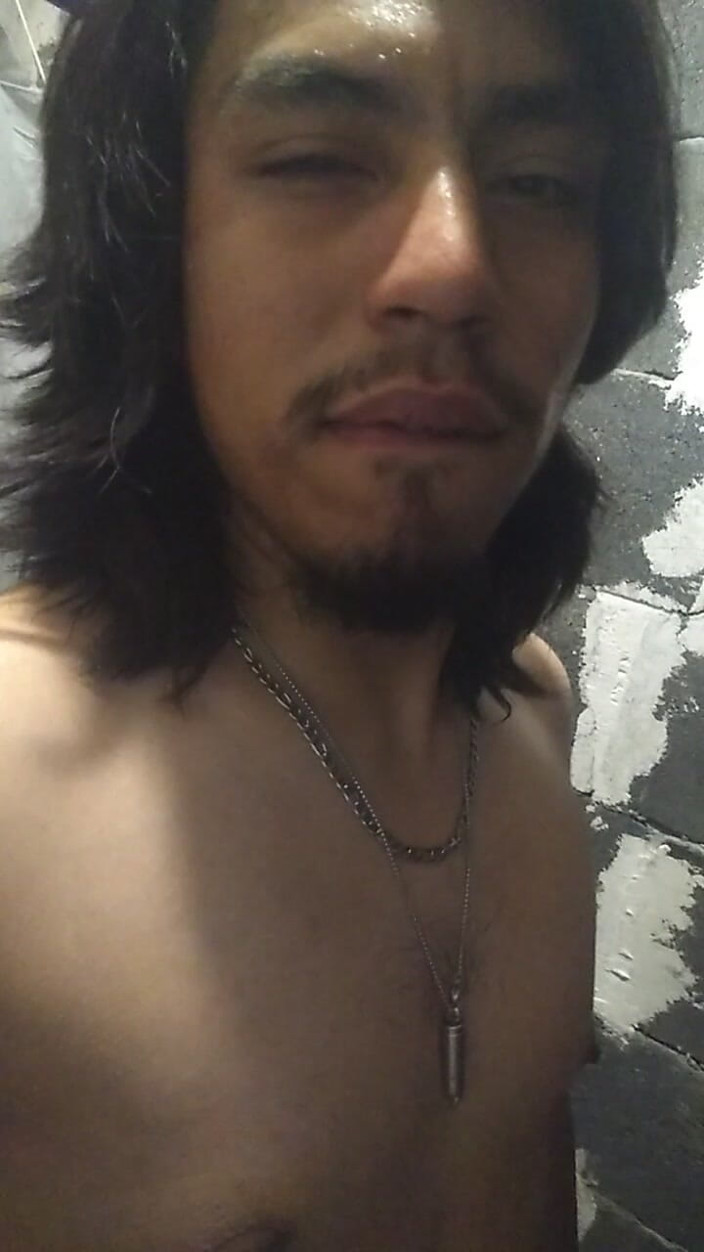 AlexAlejandro13: Ekstremalnie spocony ojczym