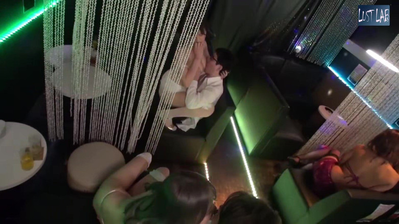 Lust JAV lab: 유혹하는 밤에 공개되는 란제리 비밀 파트 1