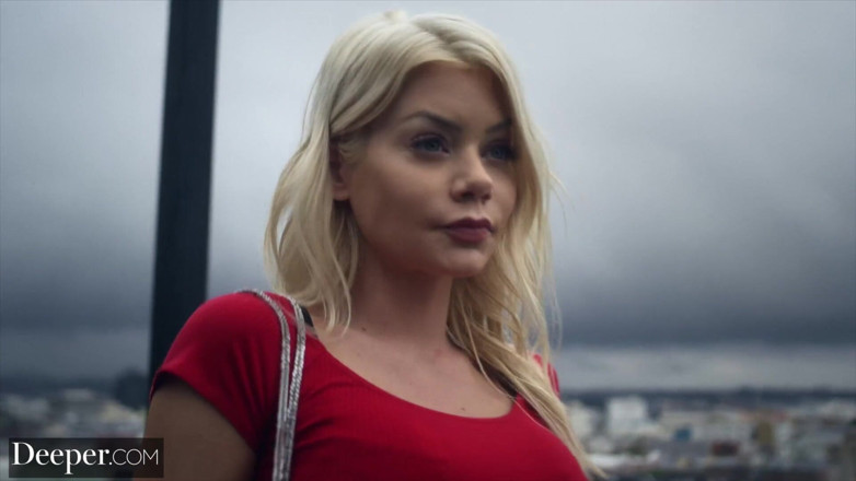 Deeper: Profundo. Gêmeas loiras Riley e Elsa fazem sexo a três...