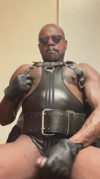 극도의 뻣뻣한 흑인 대물 자지 흡연 근육 정액
