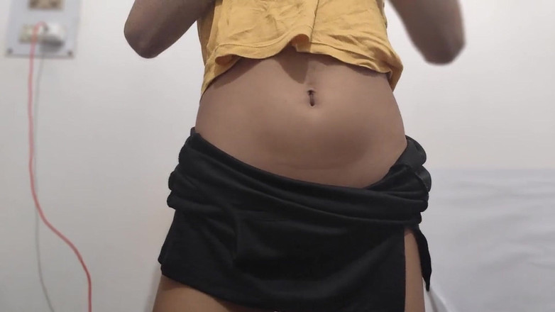 desigirl93: Fată indiancă desi sexy musulmană Sana face nud cu degetul...