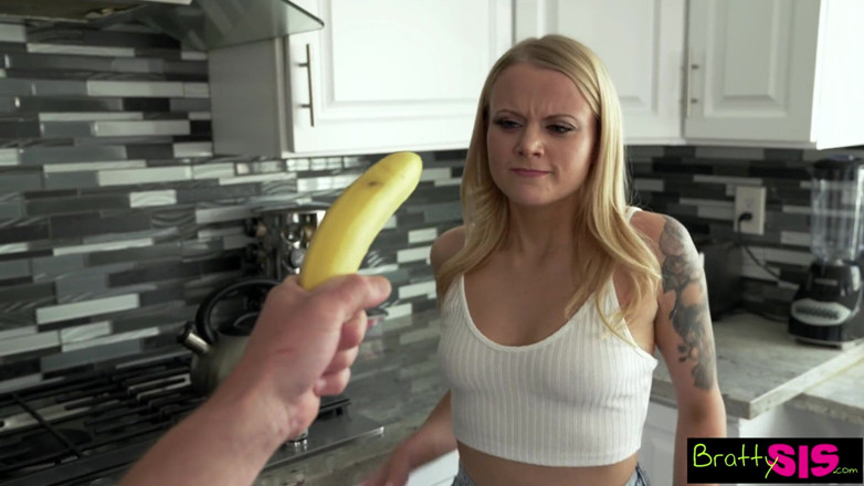 BrattySis: Giving My Step Sister the Finger - S18:e4