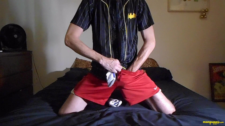 Man Puppy: Autogramové ponožky zalité spermatem