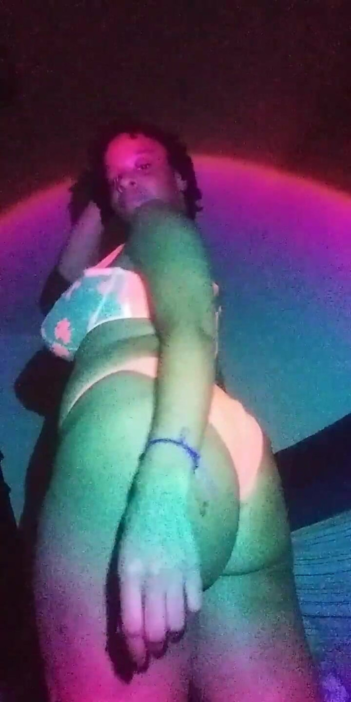 Missus E: Geschmackvolle necken 00