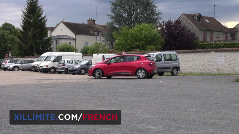 French girls at work: Trio met de rijschoolinspecteur
