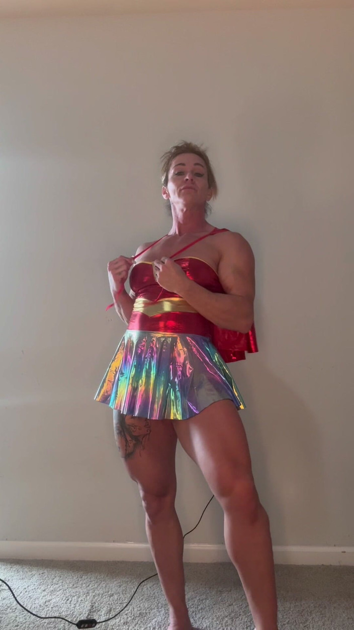 Simone Steele: Simone steele digodain sama cewek hot yang super hot