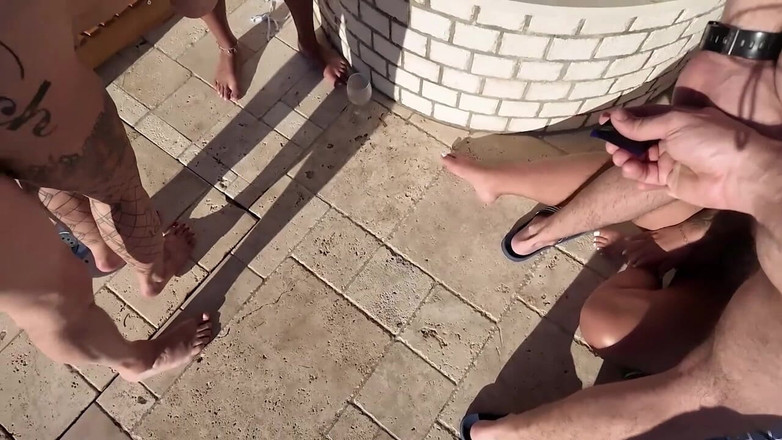 Lovekino: Sex în grup sexy la piscină în Craotia cu fete fierbinți și pule...