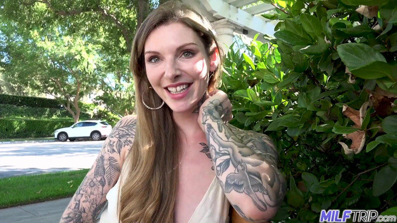 MILF Trip: Seksi Penny Archer bir sanat eseri
