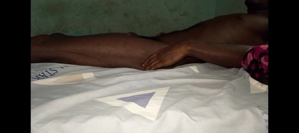 Masturbator emmy: Sólo rychlovka s mojí postelí ve druhé místnosti