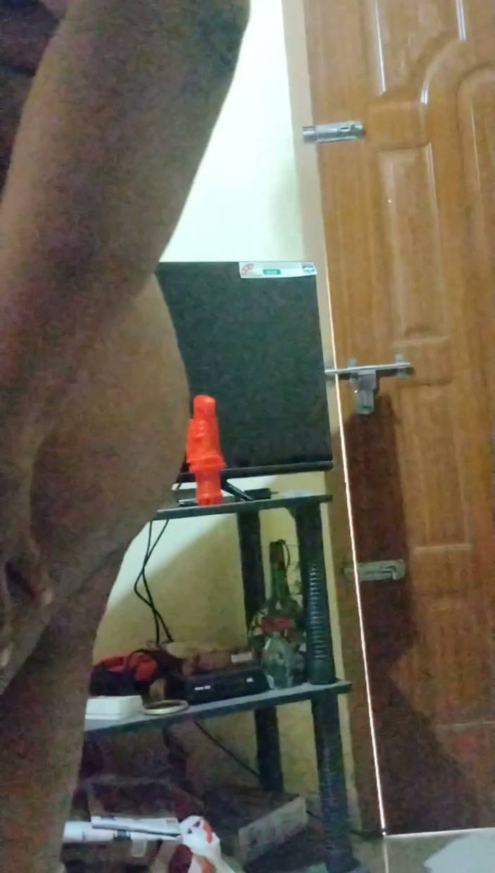 Anne Ipe: Mallu Wife Cooking Naked and Washing Dishes