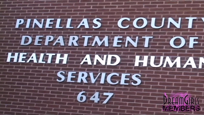 Monsters Of Jizz: Robyn foxx lagi asik muasin memeknya pakai dildo di kursi...