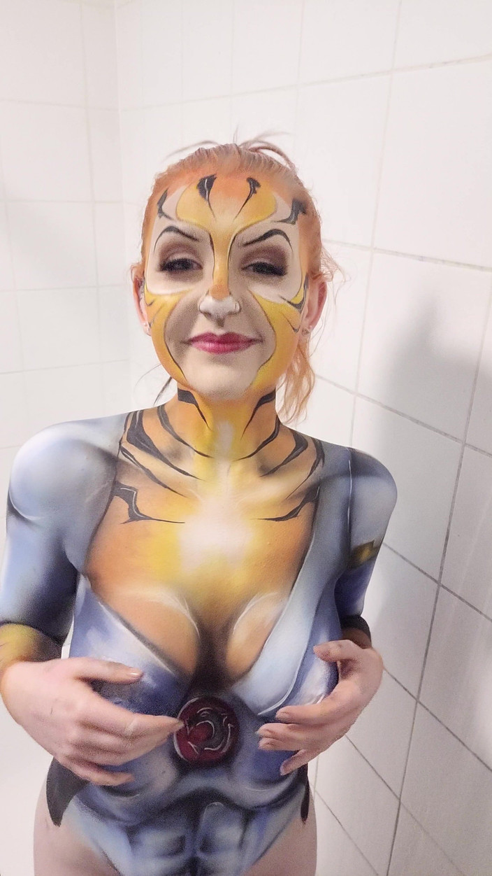 Em Yang: Thundercats Tygra बॉडी पेंट शॉवर हटाना