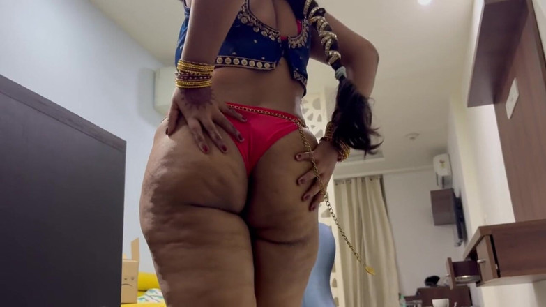 desi_babe1234: คุณแม่เลี้ยงอินเดียหุ่นอวบชอบขี่ผู้ชายหนุ่มควยใหญ่