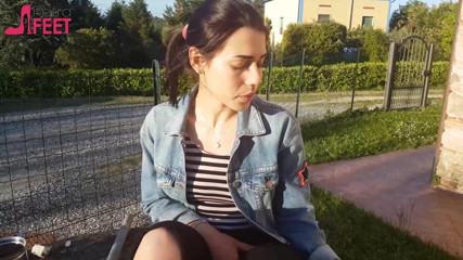 Smokin Fetish: Petra kouří své ciggarete venku