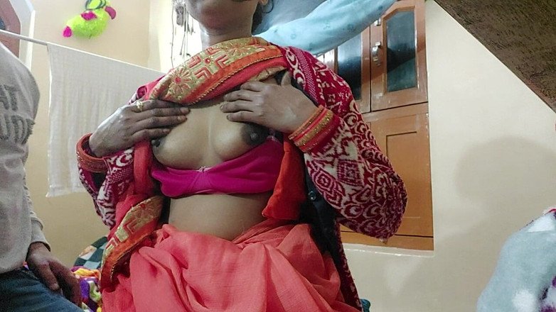 Indian Beauty: 印度性感人妻的热辣视频非常漂亮