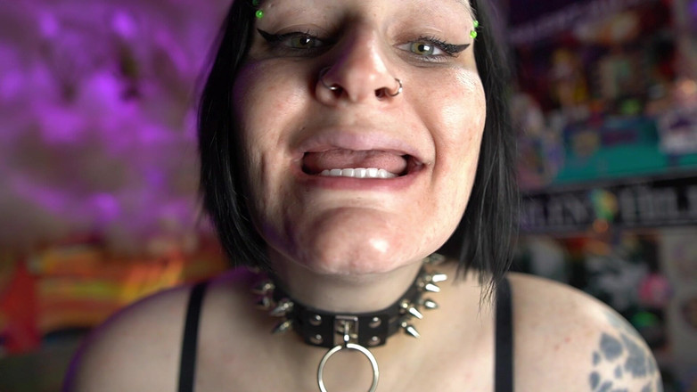 GothBunny6669: Goth seksi bermain dengan gigi palsu mereka